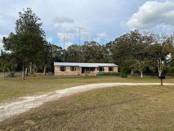 2 Acres of Residential Land with Home for Sale in Old Town, Florida