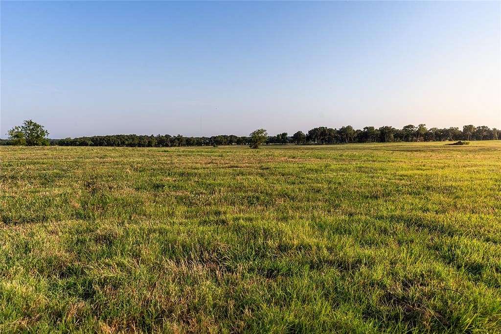 5.7 Acres of Agricultural Land for Sale in Whitesboro, Texas