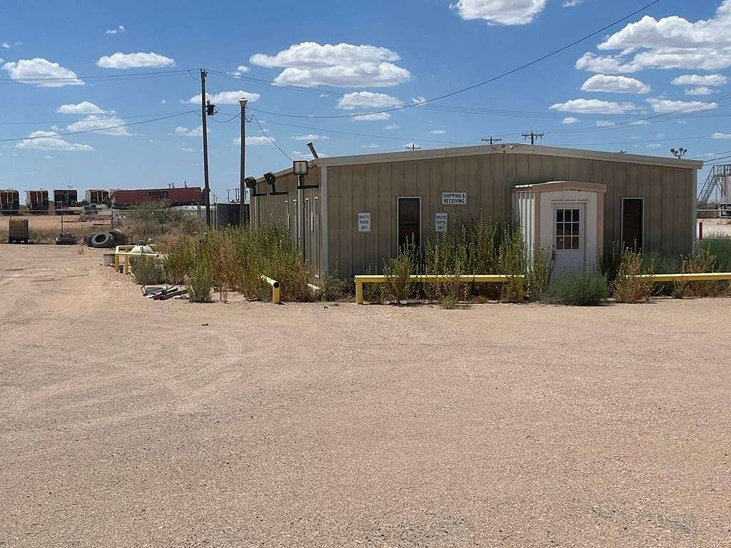 20 Acres of Improved Commercial Land for Sale in Midland, Texas