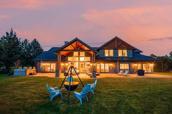 2.74 Acres of Residential Land with Home for Sale in Bend, Oregon