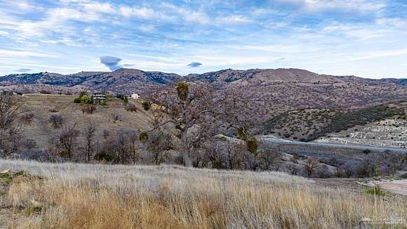 4.42 Acres of Residential Land for Sale in Tehachapi, California