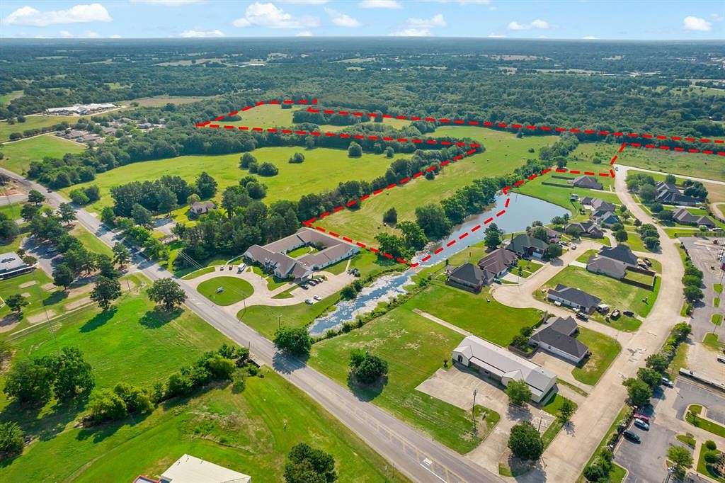 62.1 Acres of Agricultural Land for Sale in Paris, Texas