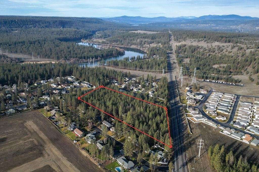 6.7 Acres of Residential Land with Home for Sale in Nine Mile Falls, Washington