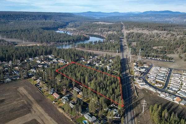 6.73 Acres of Residential Land with Home for Sale in Nine Mile Falls, Washington