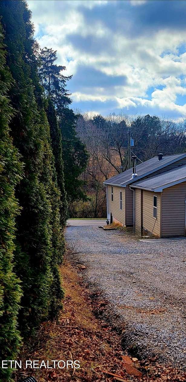 10.1 Acres of Land with Home for Sale in Loudon, Tennessee