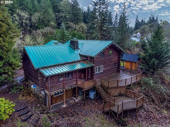 16.8 Acres of Land with Home for Sale in Sweet Home, Oregon