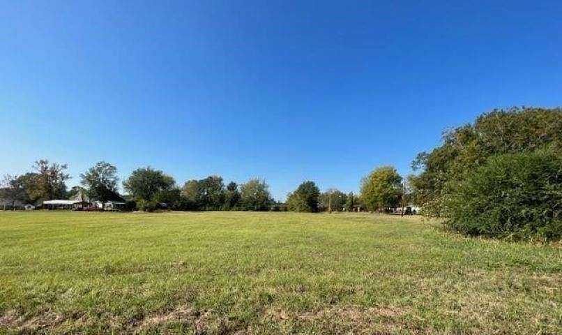0.39 Acres of Land for Sale in Mount Enterprise, Texas