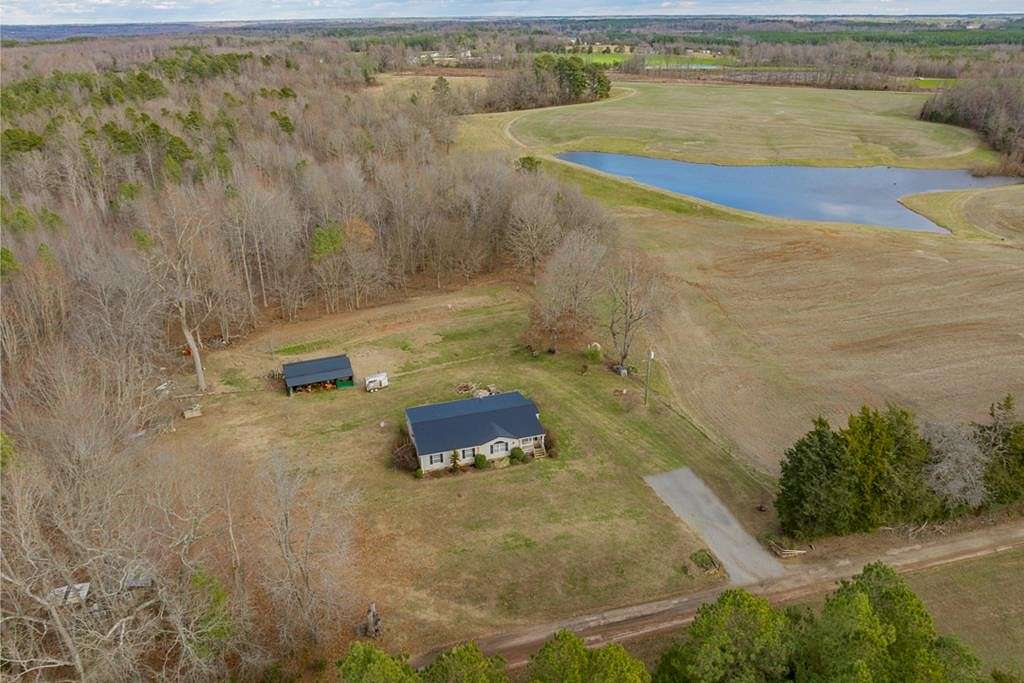 2 Acres of Residential Land with Home for Sale in Kenbridge, Virginia
