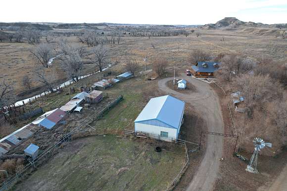 173 Acres of Land with Home for Sale in Glendive, Montana
