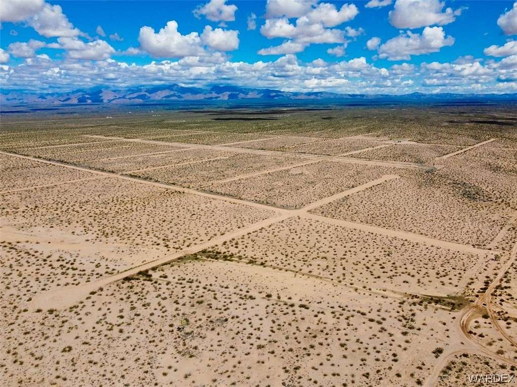 640 Acres of Agricultural Land for Sale in Yucca, Arizona