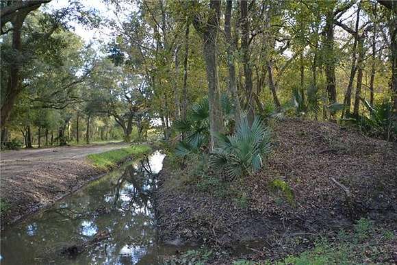 19 Acres of Recreational Land for Sale in Saint Bernard, Louisiana