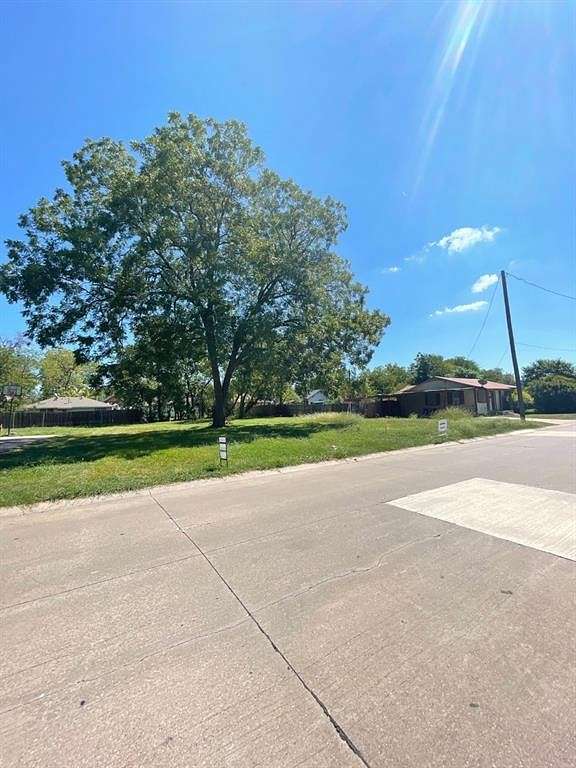 0.11 Acres of Land for Sale in Waxahachie, Texas