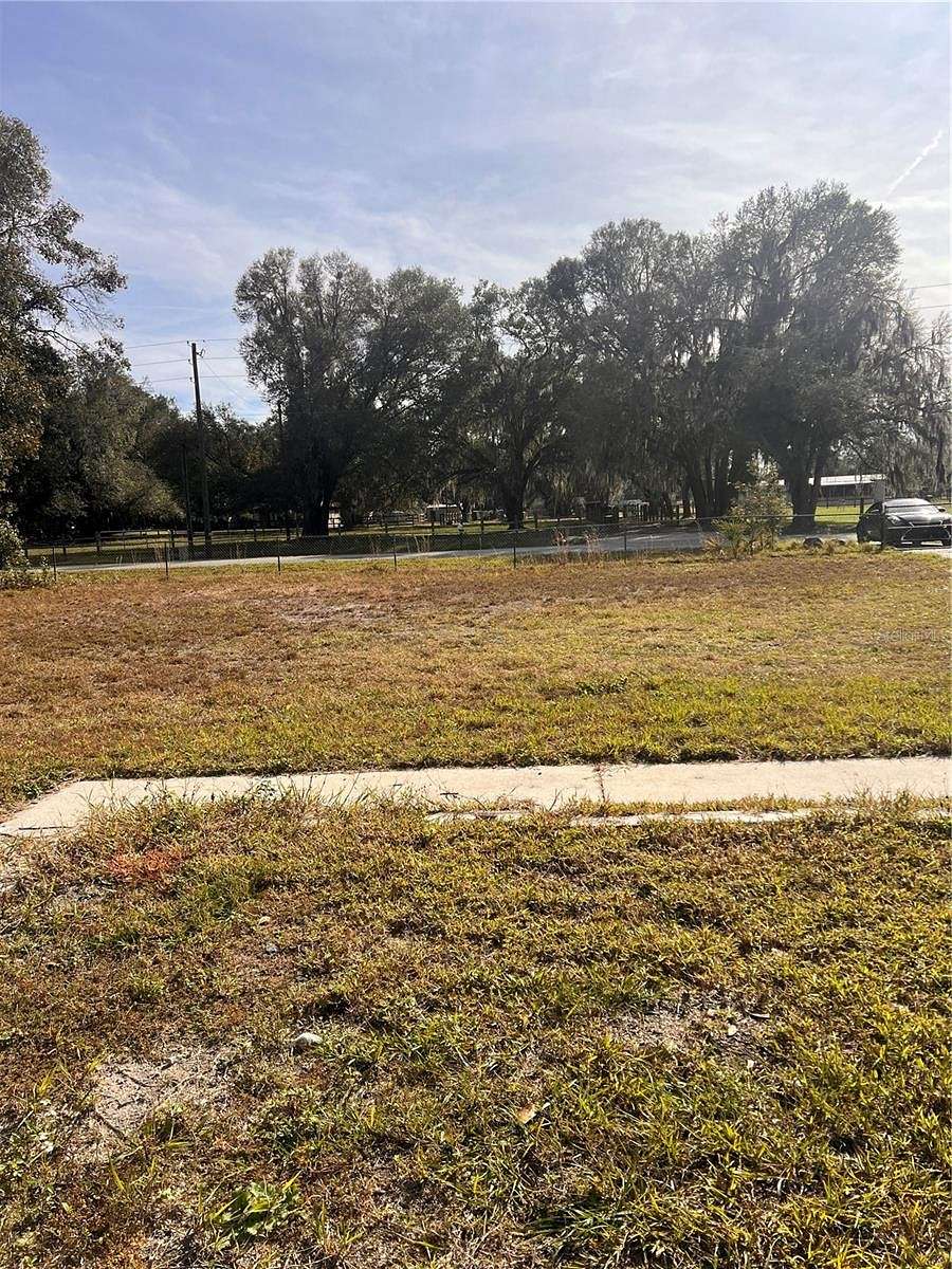 1.2 Acres of Residential Land for Sale in Plant City, Florida