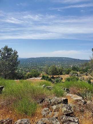14.6 Acres of Land for Sale in Coarsegold, California
