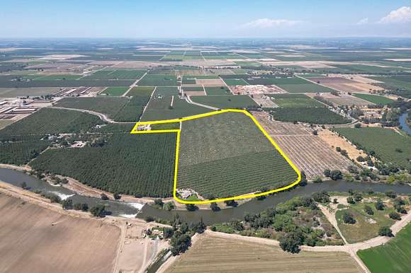 94.8 Acres of Agricultural Land for Sale in Laton, California
