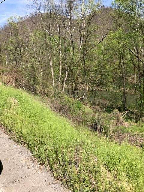 9 Acres of Residential Land for Sale in Lovely, Kentucky