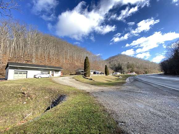 9 Acres of Improved Commercial Land for Sale in Redfox, Kentucky