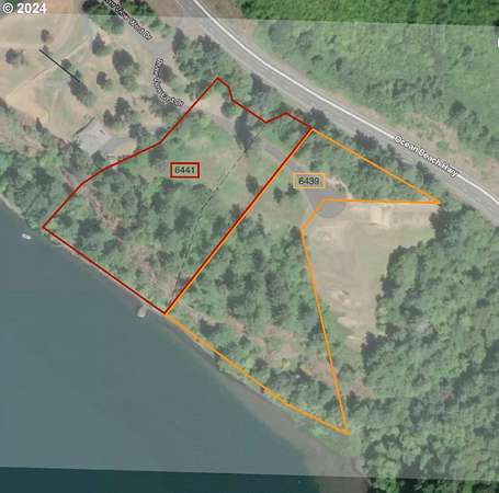 4 Acres of Residential Land for Sale in Cathlamet, Washington