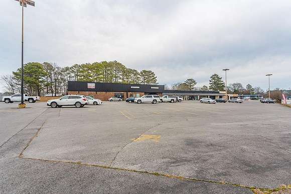 3.3 Acres of Improved Commercial Land for Sale in Dalton, Georgia