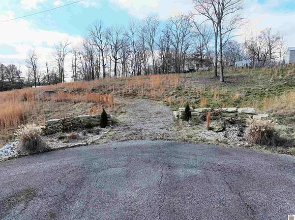 2.6 Acres of Residential Land for Sale in Benton, Kentucky
