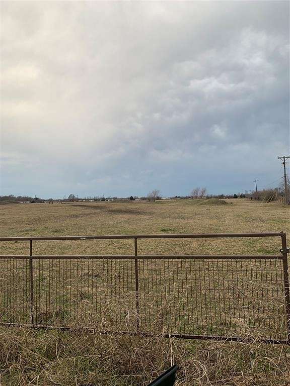 10 Acres of Residential Land for Sale in Wills Point, Texas