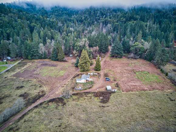 41.7 Acres of Agricultural Land with Home for Sale in Wolf Creek, Oregon
