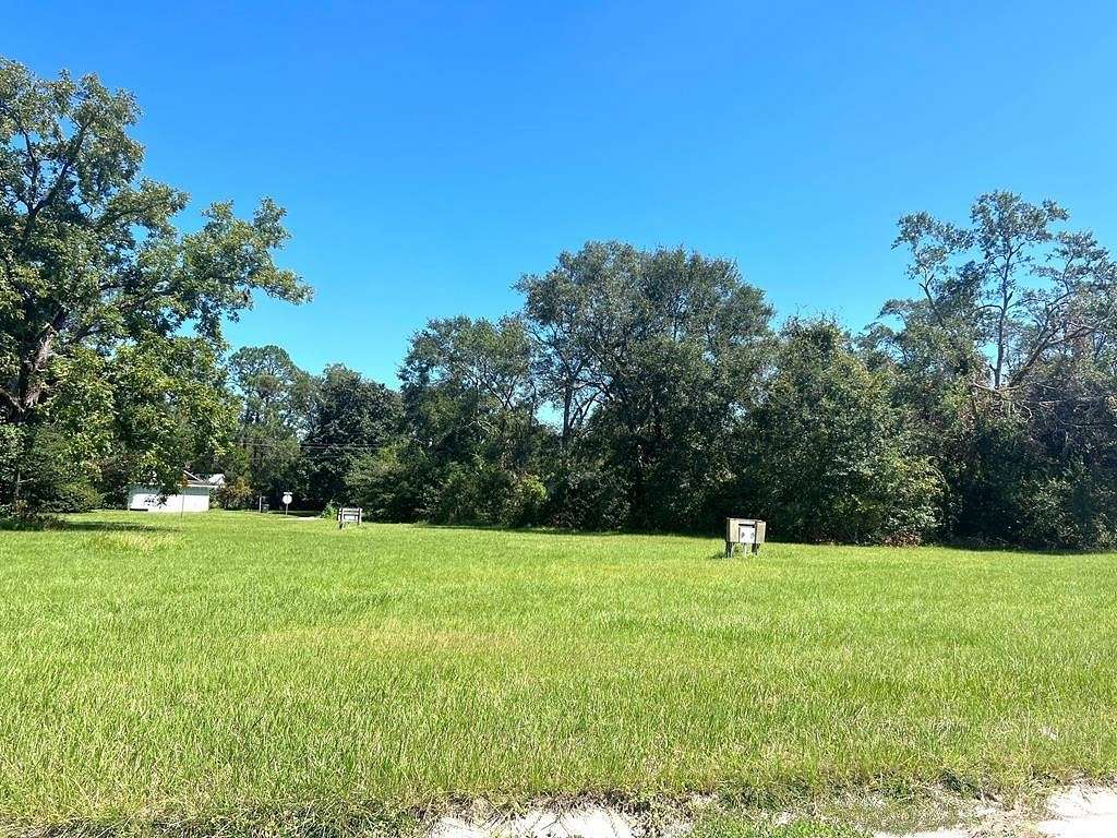 5 Acres of Residential Land for Sale in Waycross, Georgia