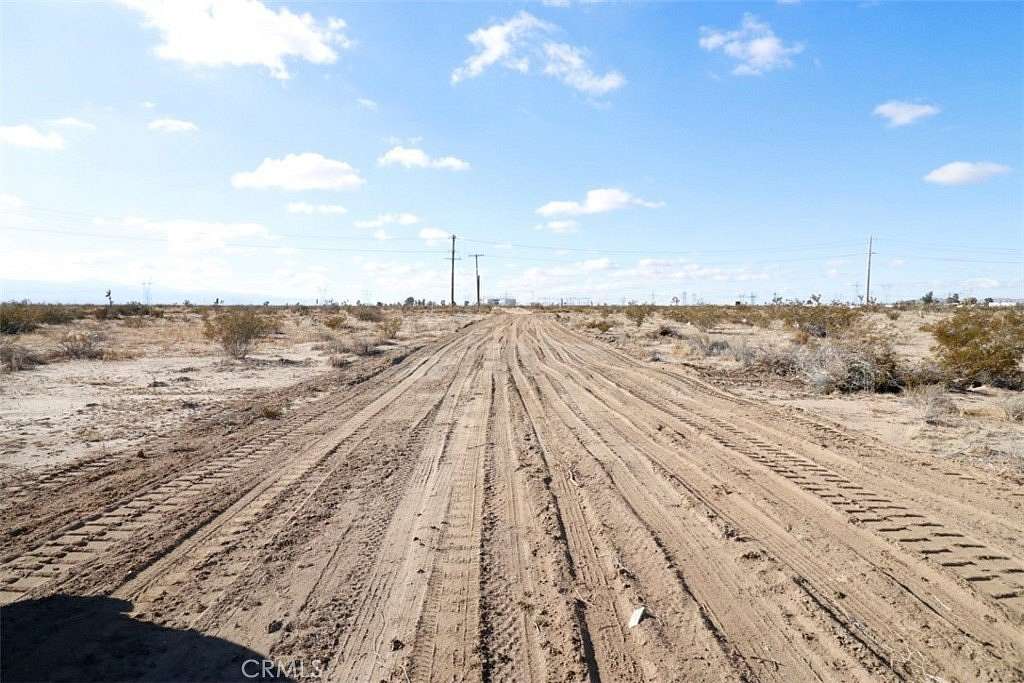 20 Acres of Land for Sale in Adelanto, California