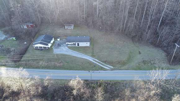 29 Acres of Land with Home for Sale in Flat Lick, Kentucky