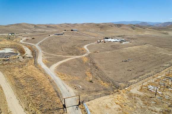 40 Acres of Land for Sale in Bakersfield, California