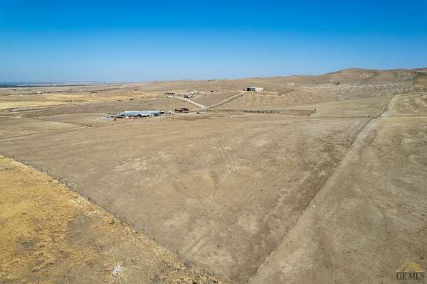 40 Acres of Land for Sale in Bakersfield, California