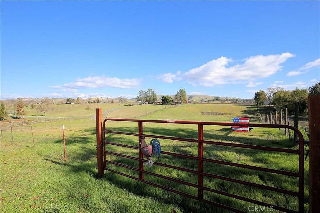 5 Acres of Land for Sale in Templeton, California