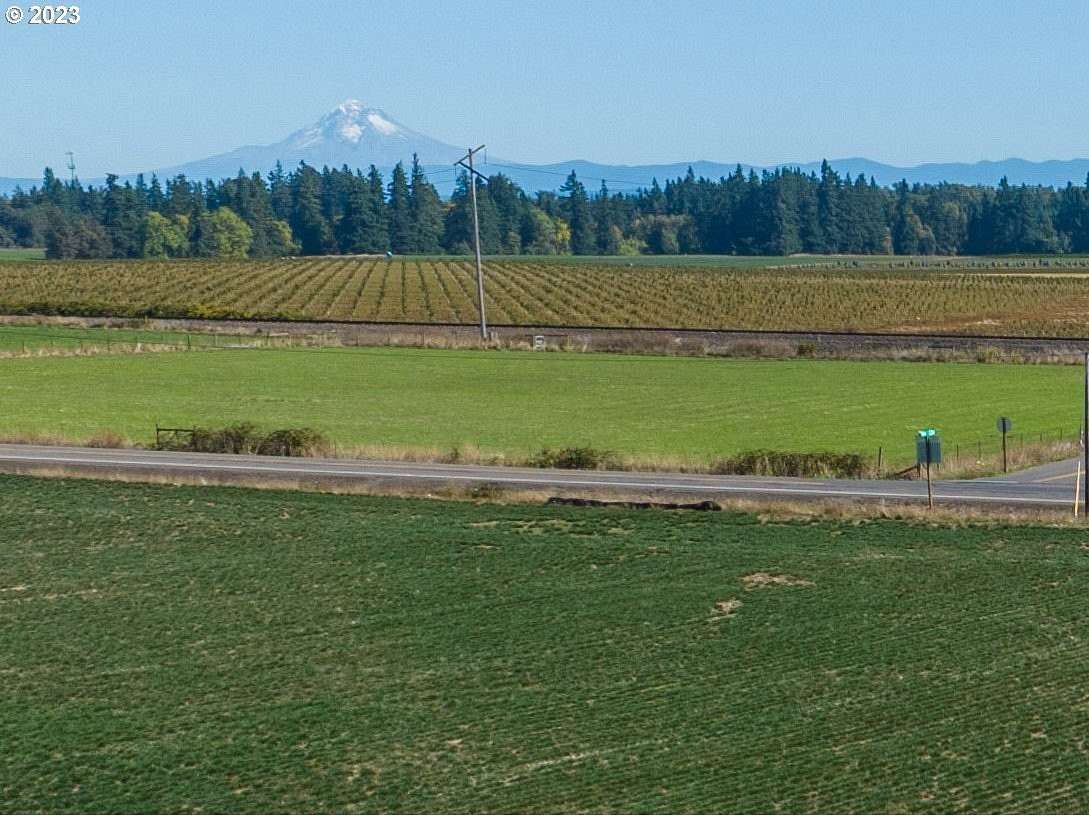 2 Acres of Residential Land for Sale in Hubbard, Oregon