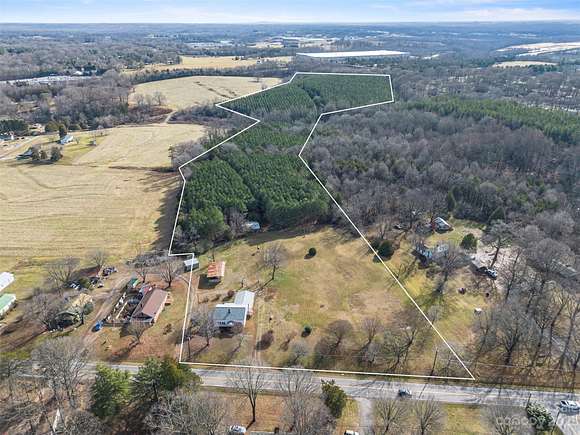 32.9 Acres of Commercial Land for Sale in Statesville, North Carolina