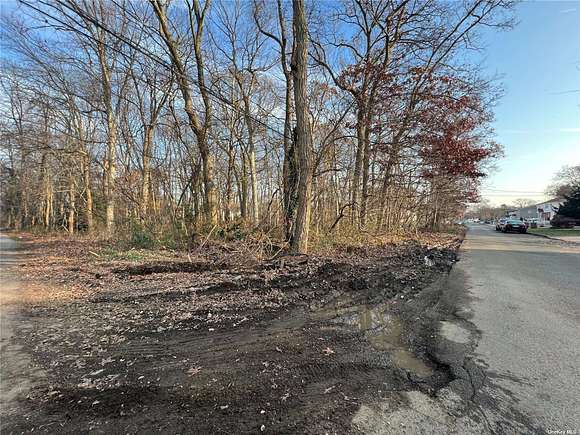 0.09 Acres of Land for Sale in Deer Park, New York