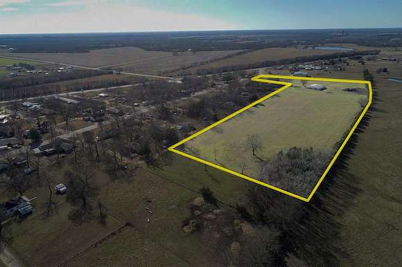 12.5 Acres of Agricultural Land for Sale in Deport, Texas