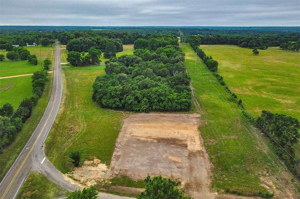 1.5 Acres of Land for Sale in Grand Saline, Texas