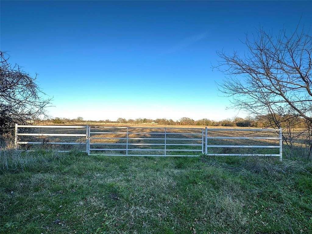 11.9 Acres of Land for Sale in Kaufman, Texas