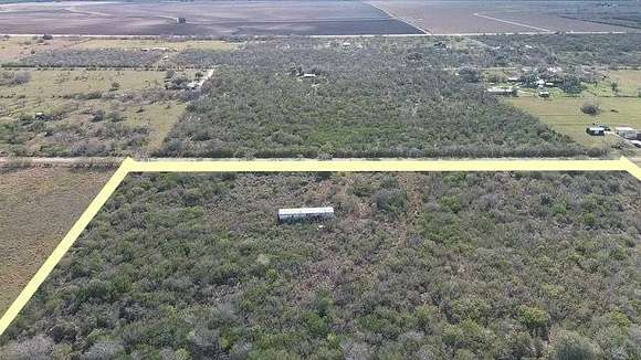 10.6 Acres of Improved Land for Sale in Beeville, Texas