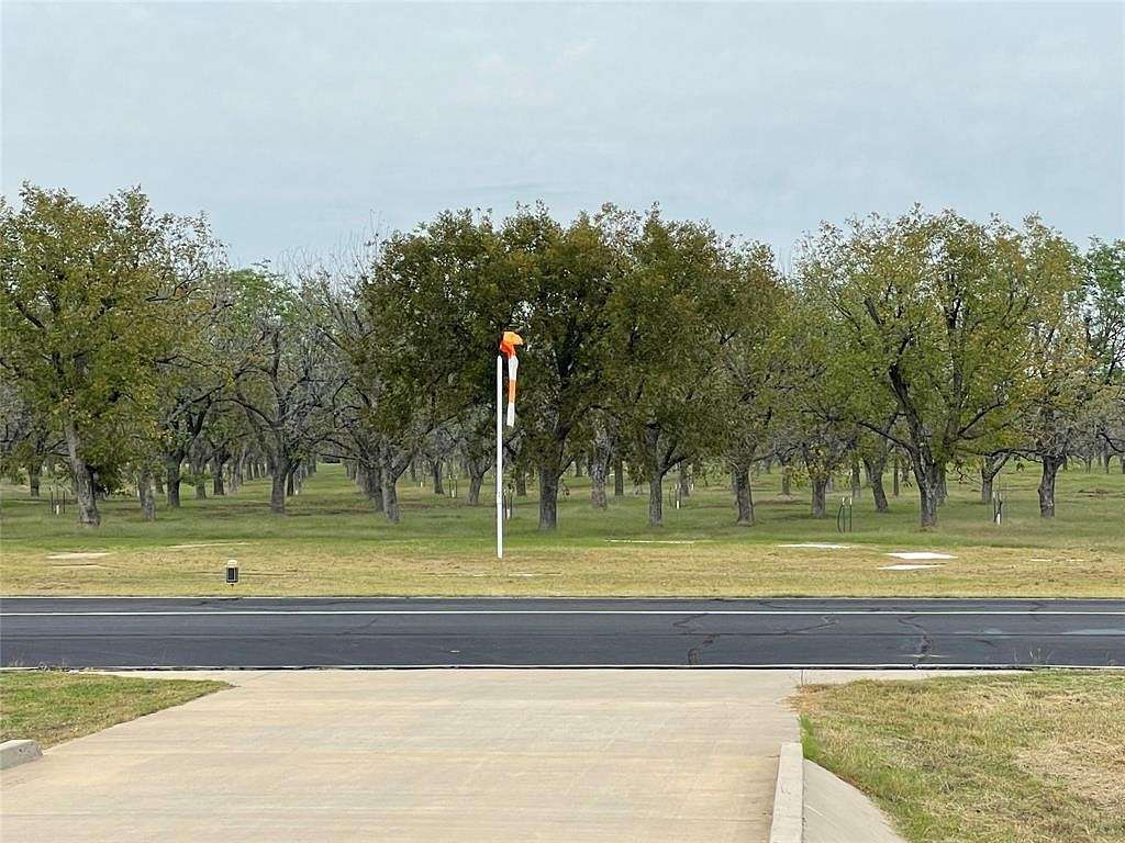 1.5 Acres of Residential Land for Sale in Granbury, Texas