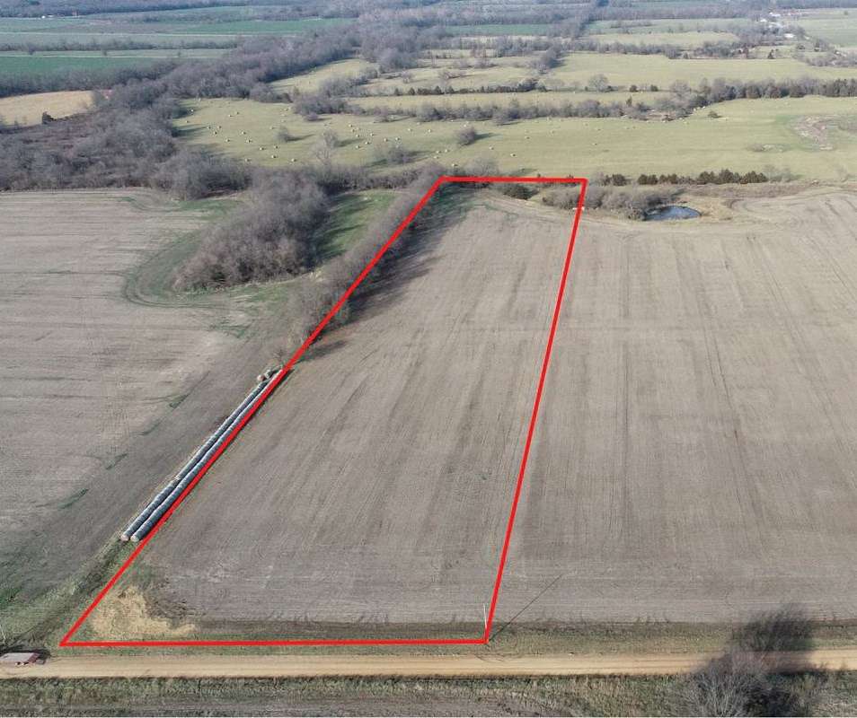 8 Acres of Land for Sale in Sheldon, Missouri