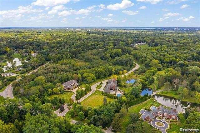 1.86 Acres of Residential Land for Sale in Bloomfield Hills, Michigan