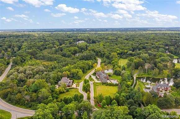 2.36 Acres of Residential Land for Sale in Bloomfield Hills, Michigan