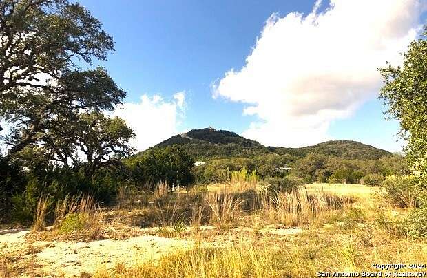 2.002 Acres of Residential Land for Sale in Pipe Creek, Texas