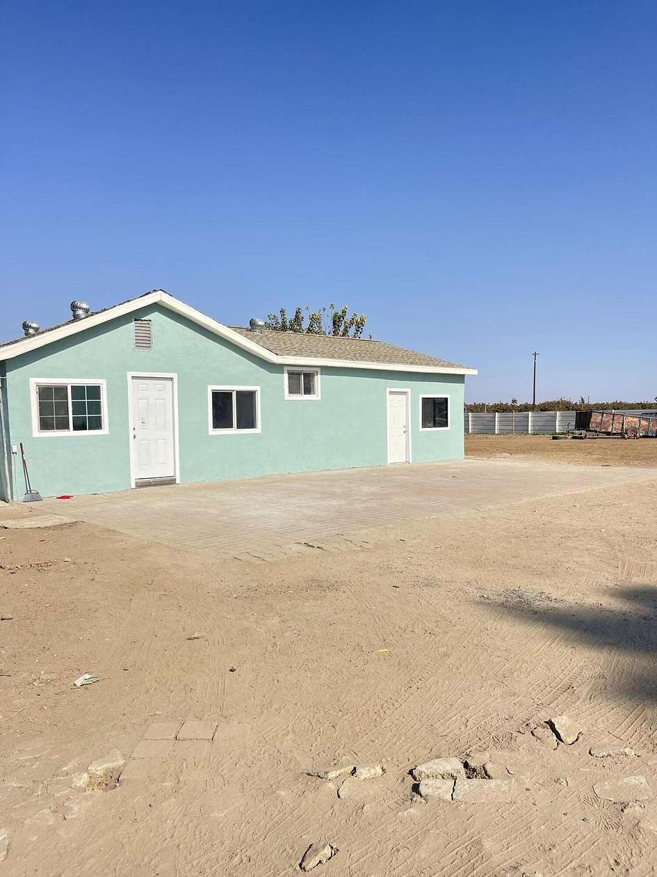 10 Acres of Residential Land with Home for Sale in Alpaugh, California