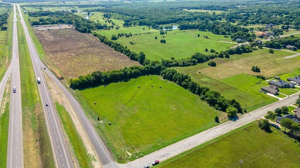 6.5 Acres of Commercial Land for Sale in Bonham, Texas