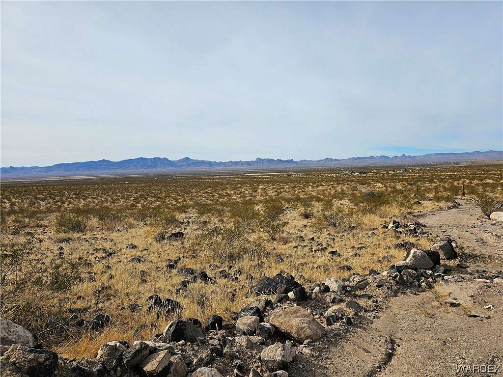 20.3 Acres of Land for Sale in Golden Valley, Arizona