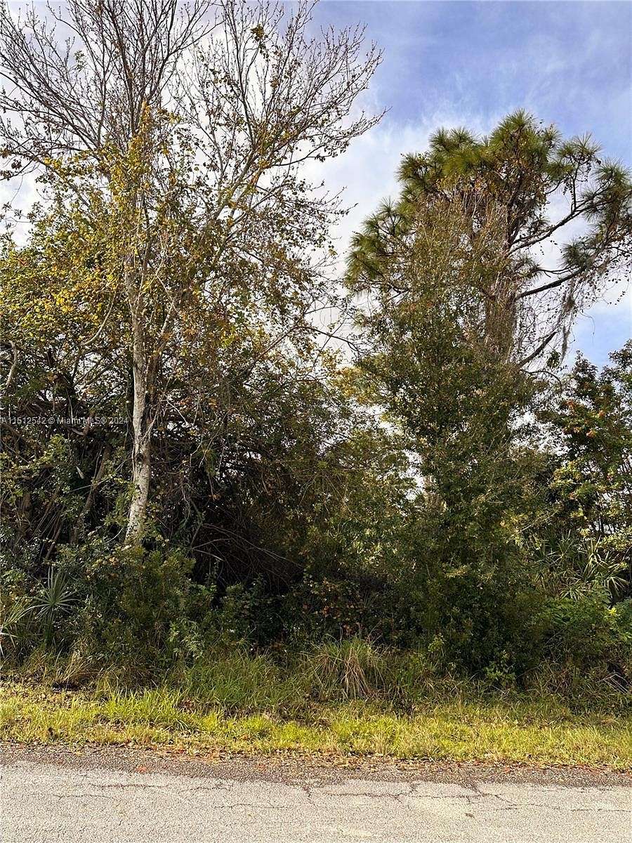 2.5 Acres of Residential Land for Sale in Okeechobee, Florida