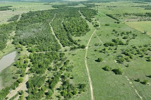 5 Acres of Residential Land for Sale in Wills Point, Texas