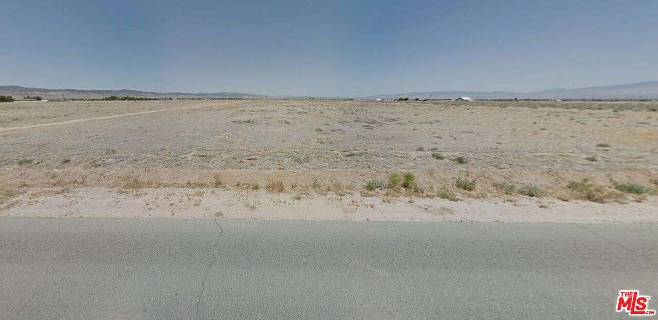9.6 Acres of Land for Sale in Antelope Acres, California